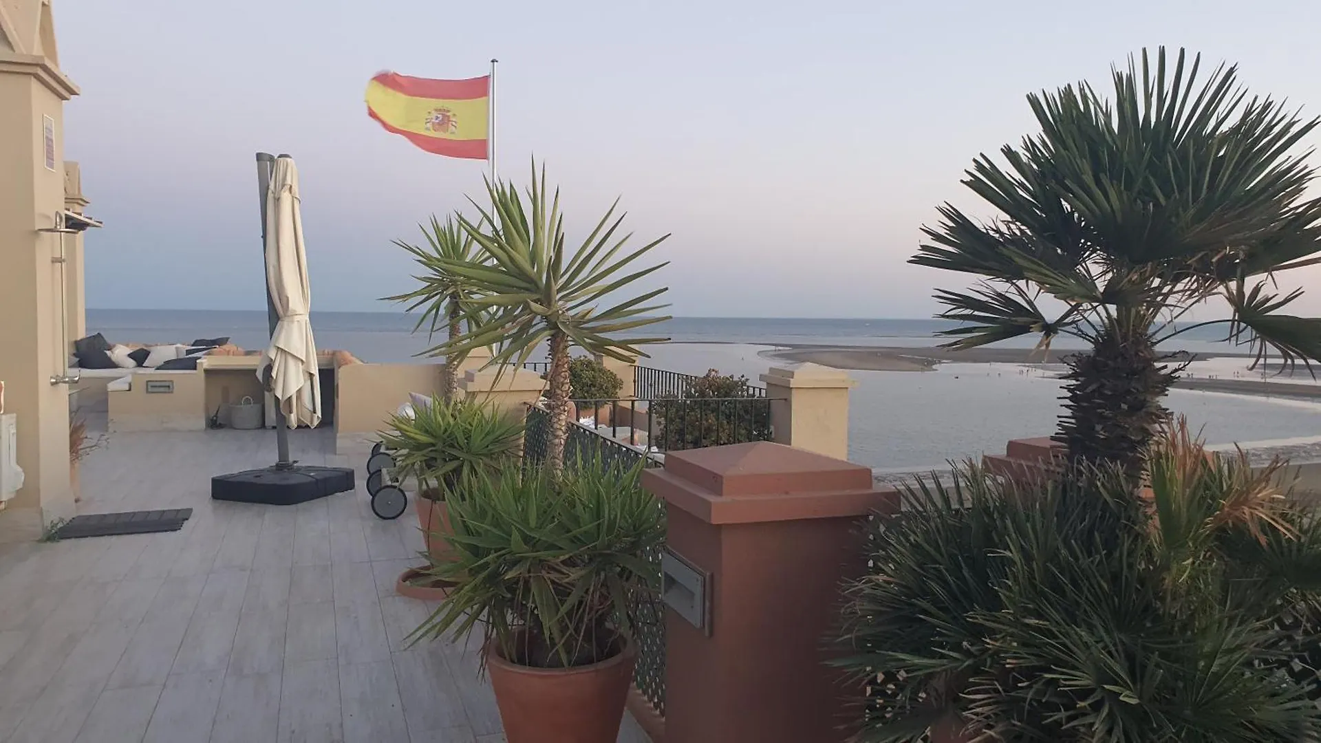 아야몬테 Atico De Lujo Encima Del Mar 아파트